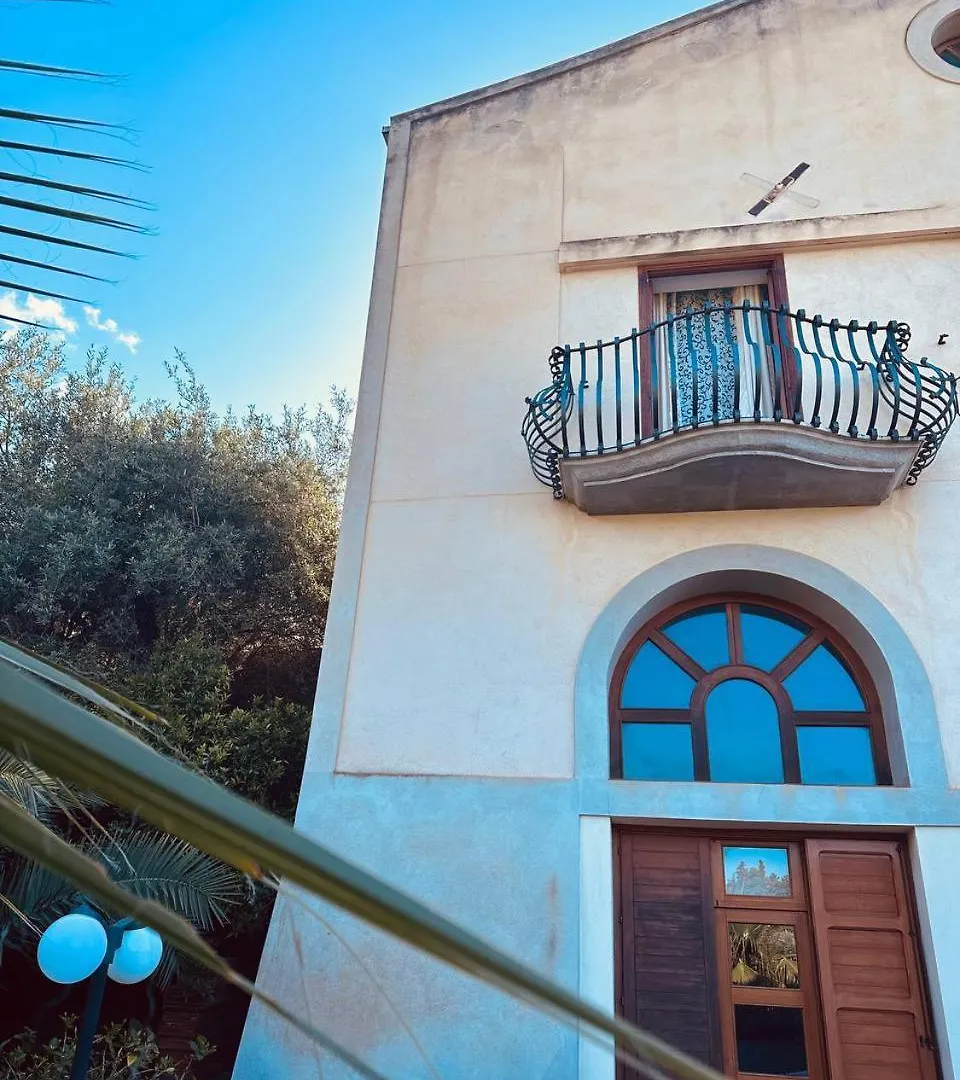 Villa Tiche Cefalù 0*,