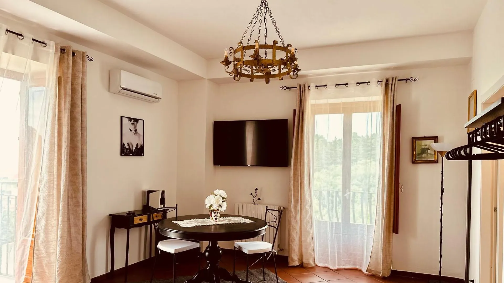 Villa Tiche Cefalu Guest house